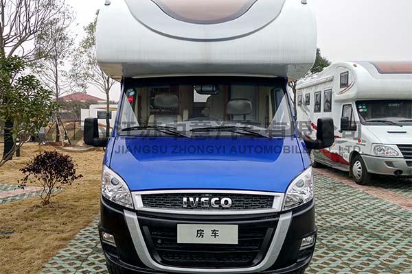 中意SZY5045XLJN5双拓展依维柯C型房车